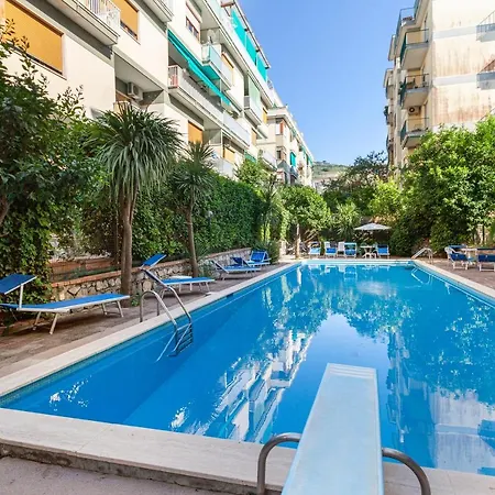 Estate4home - Casa Maridea * סורנטו